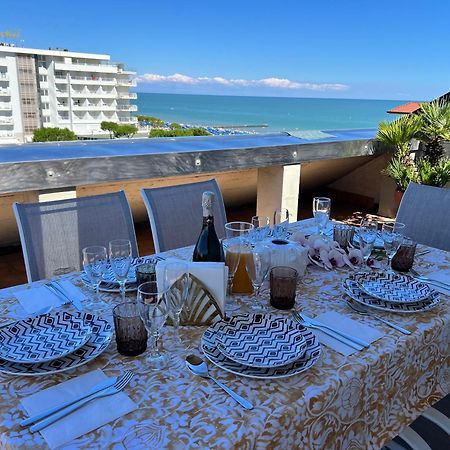 Blue Moon Penthouse Apartment ลิโดดิเยโซโล ภายนอก รูปภาพ