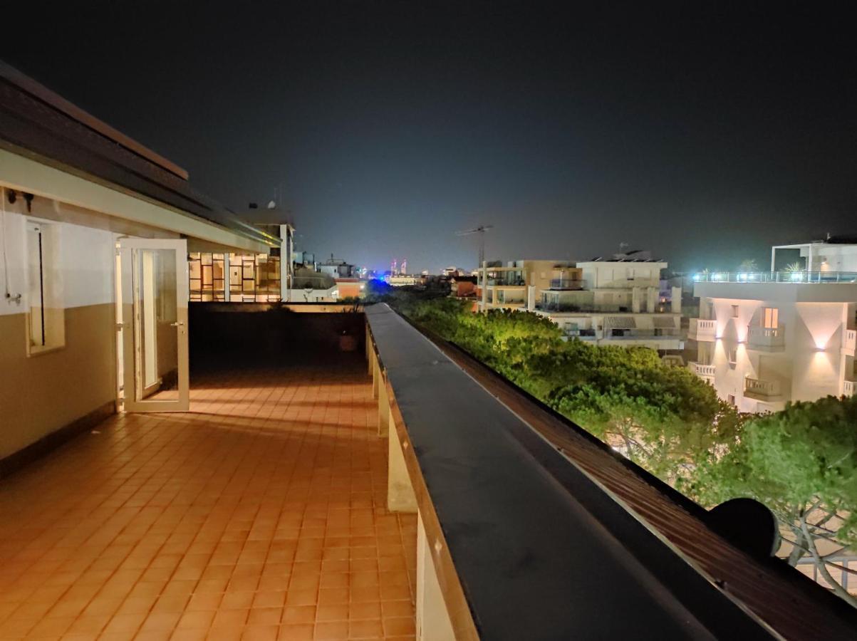 Blue Moon Penthouse Apartment ลิโดดิเยโซโล ภายนอก รูปภาพ